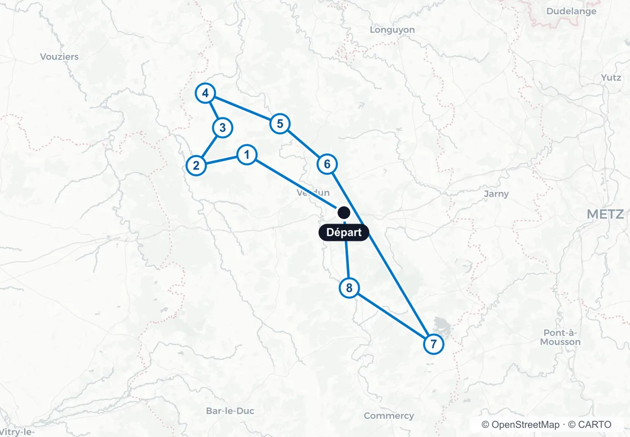 Carte du circuit : départ du Rozelier, puis Mémorial de la Cote 304, Butte de Vauquois, Mémorial américain de Montfaucon-d'Argonne, Cimetière américain de Romagne-sous-Montfaucon, Cimetière allemand de Consenvoye, Ossuaire et fort de Douaumont, Lac de Madine et butte de Montsec, Fort de Troyon, et retour.